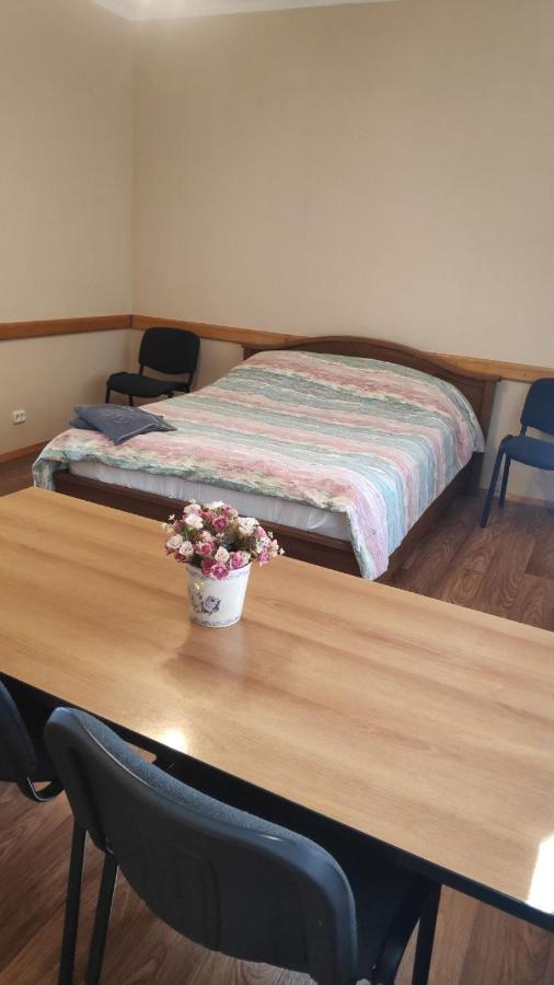 Tian-Shan Guest House Balykchy Екстер'єр фото